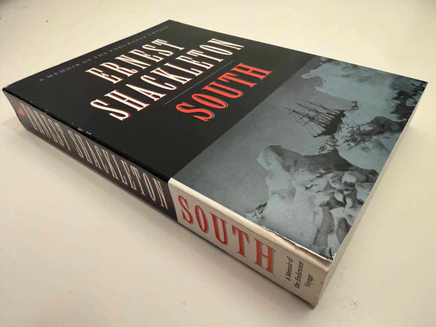 South: A Memoir of the Endurance Voyage by Ernest Shackleton (paperback book)