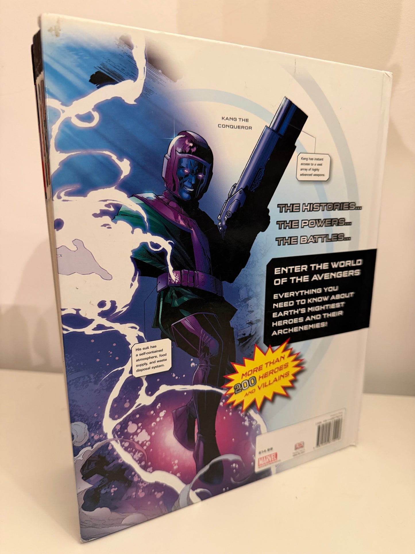 Marvel EARTHS MIGHTIEST HEROES, THE AVENGERS, THE ULTIMATE CHARACTER GUIDE Book