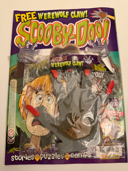 Scooby-doo panini magazine FREE GIFT WEREWOLF CLAW No.106 25th November 2009