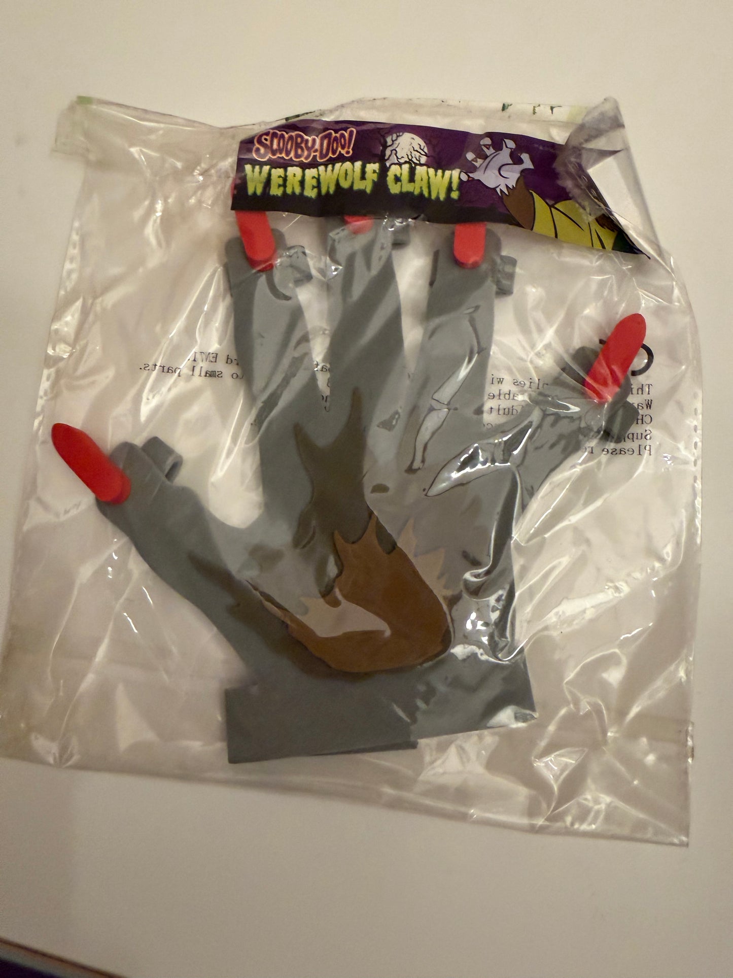 Scooby-doo panini magazine FREE GIFT WEREWOLF CLAW No.106 25th November 2009
