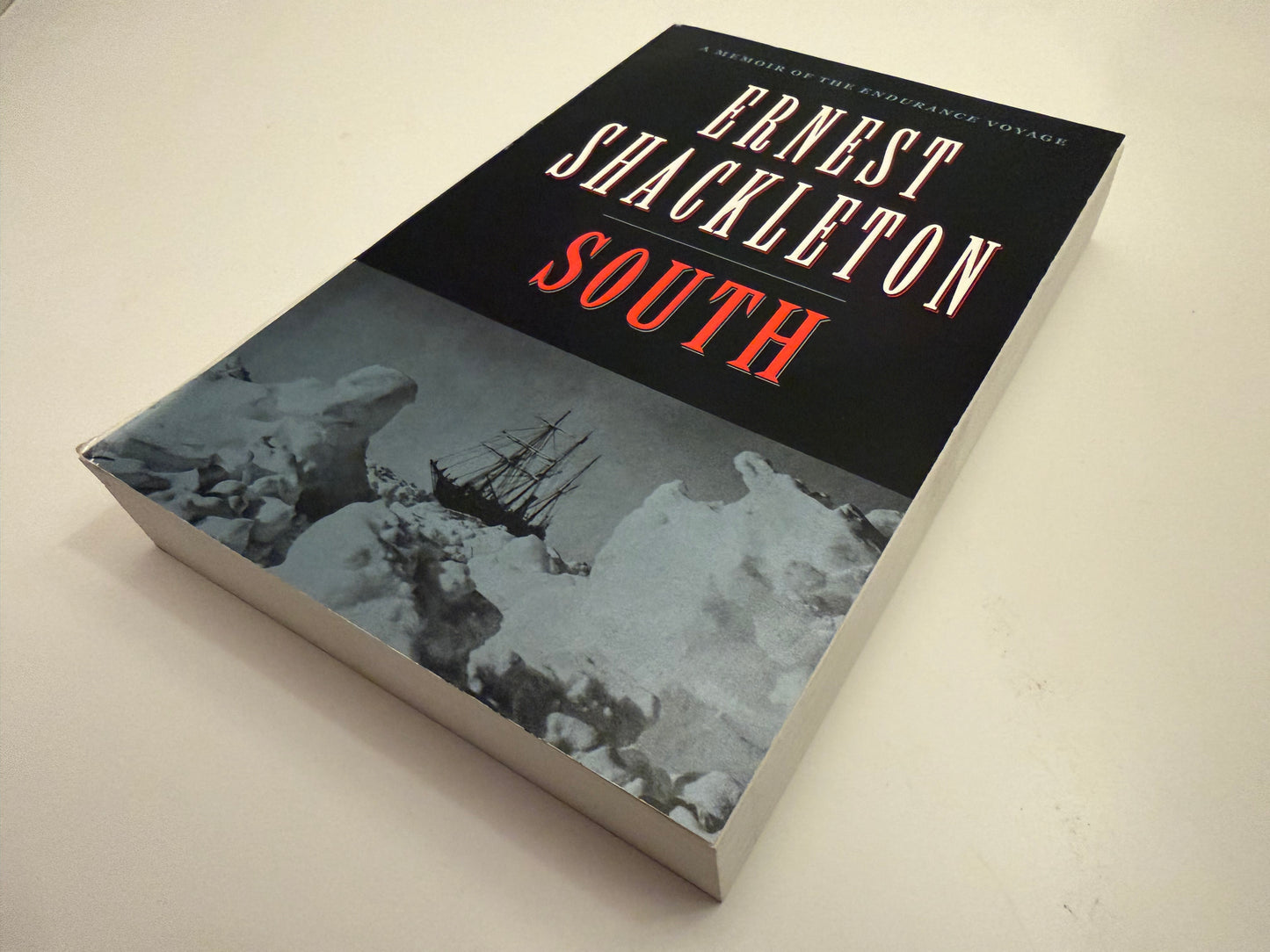 South: A Memoir of the Endurance Voyage by Ernest Shackleton (paperback book)