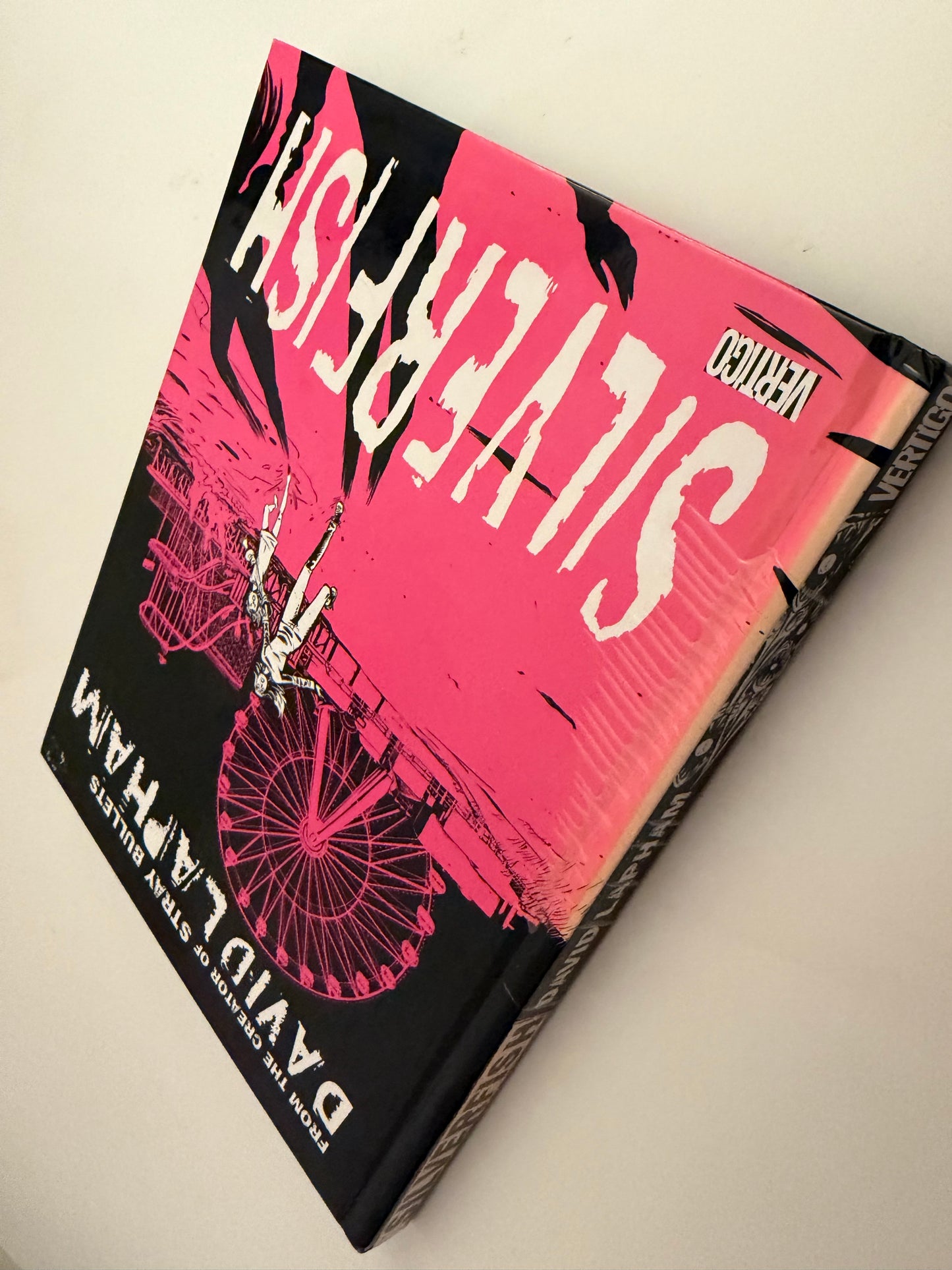Silverfish by David Lapham (Hardback graphic novel)